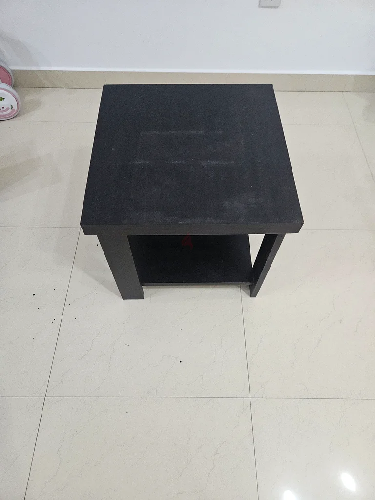 Sturdy Black Side Table for Sale(19-19 H*W)63220329063426111