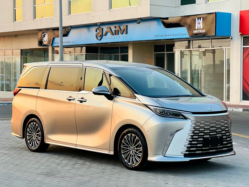 Lexus LM500 - 2023 | Japanese Specifications | Gray Exterior, Black Interior / 2,500 km63398633599489112