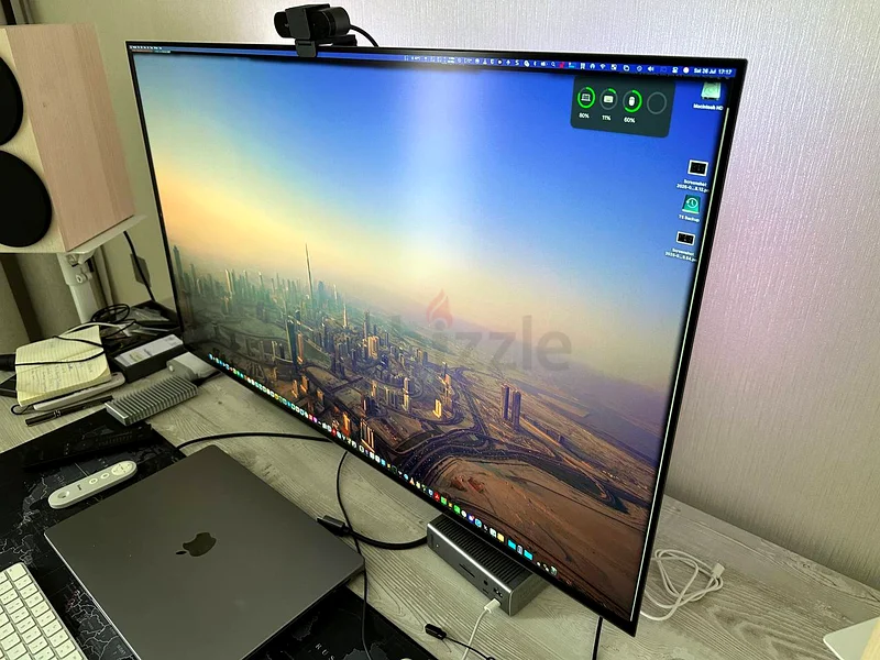 Philips Evnia 42 4K 2160p OLED  gaming monitor 42M2N890063196636825217111