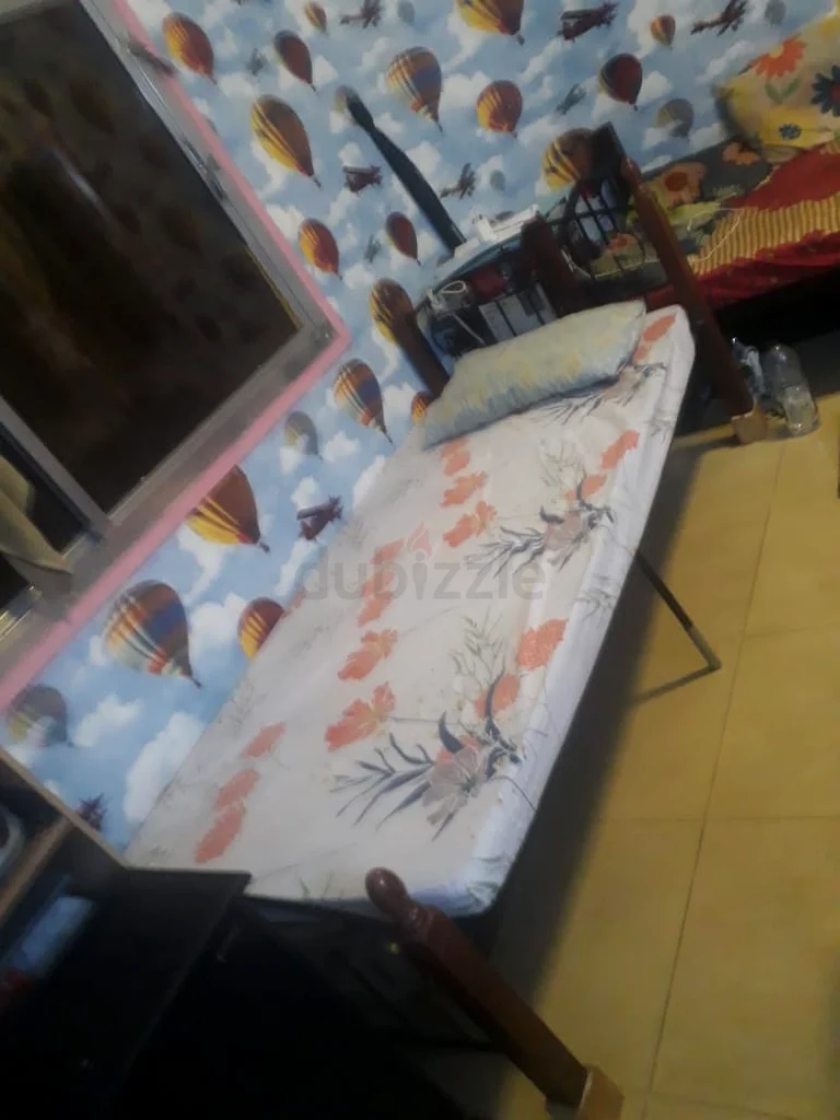 سرير تنفيذي بمساحة سرير جامعي63219810517633112