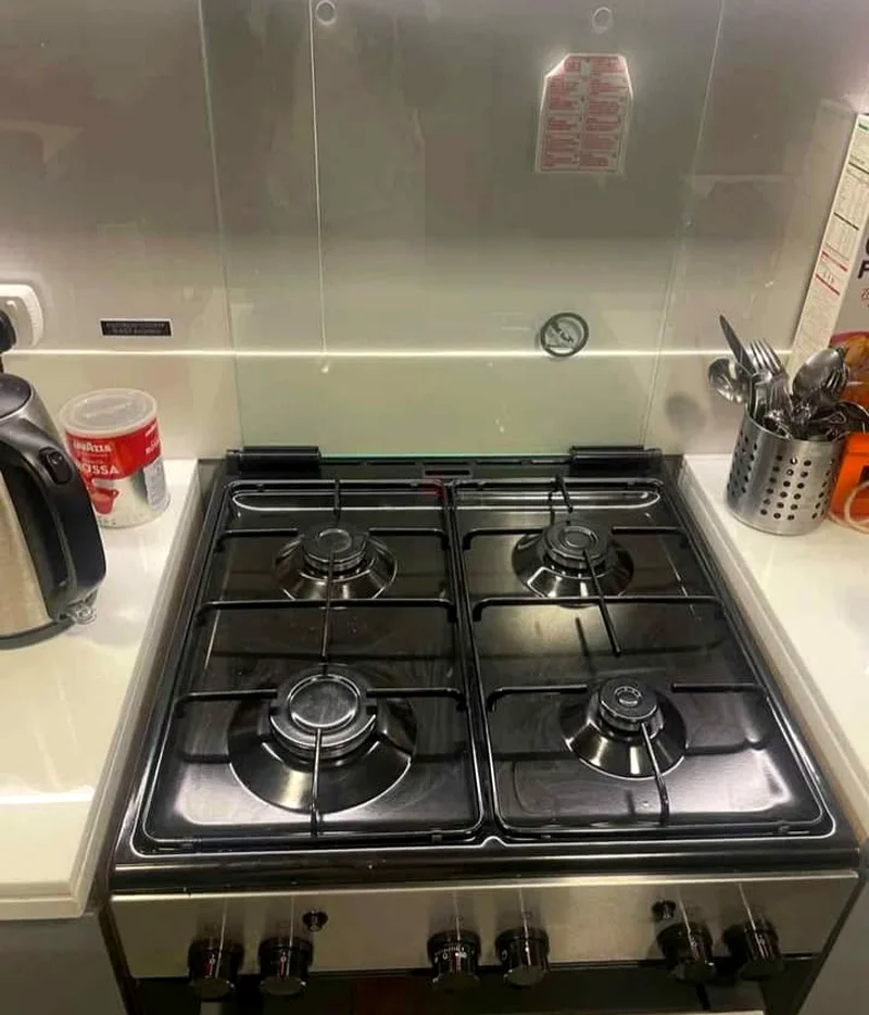 Bosch 60 cm Gas Cooker 4 Burner premium Black63199637773827111