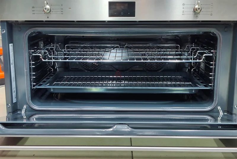 Smeg brand Built in 90cm Induction cooktop and oven brand new box opened just63199140227457111