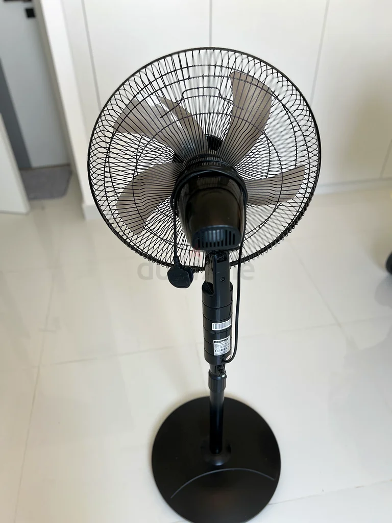 Geepas Standing Fan with Remote _ AED 120 (Negotiable)63220325934850112