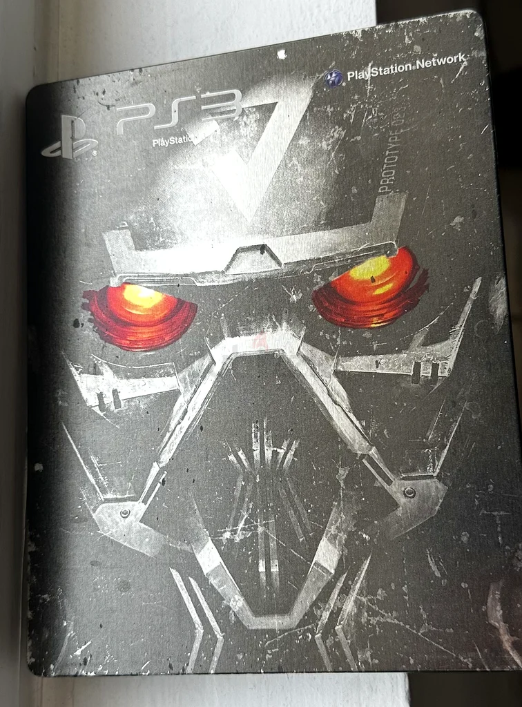 Killzone 3 Helghast Helmet + Metal CD Case - Limited Edition Collectible63230709429890112