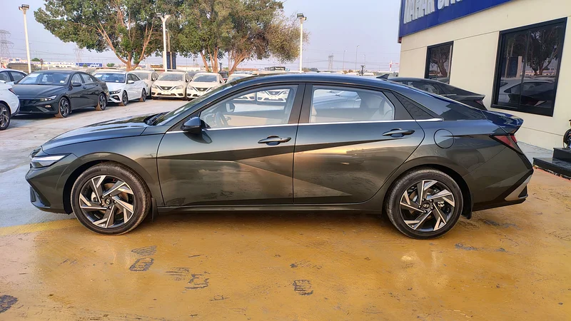 Hyundai Elantra - electric seat - 2025 - fully loaded - 1.5L63406905367043112