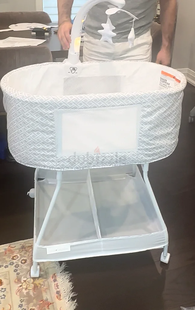 Chic and Cozy Baby Bassinet for Sale! Baby Bassinet / Bedside Crib – Like New – Imported from Canada63205892780803111