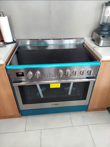 Bosch Series 8 Electric Ceramic cooker brand New