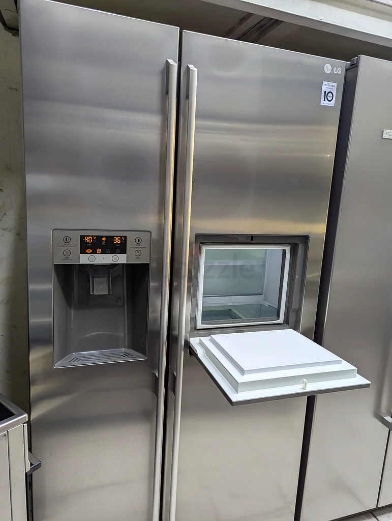 Lg Fridge Freezer side by side with ice maker63200166884099111