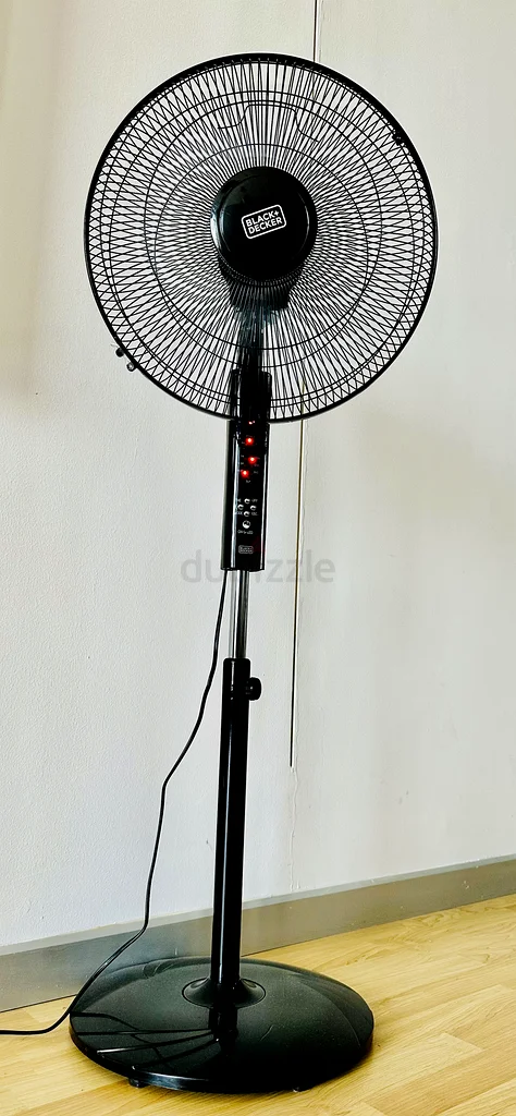 مروحة بلاك آند ديكر (مع جهاز تحكم عن بعد)632203259280661127