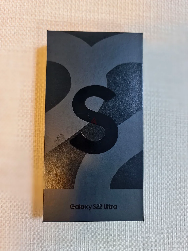 SAMSUNG S22 ULTRA USED A+ CONDITION WITH BOX 12GB RAM AND 256GB MEMORY ONE YEAR ALSO AVAILABLE63222342163329112