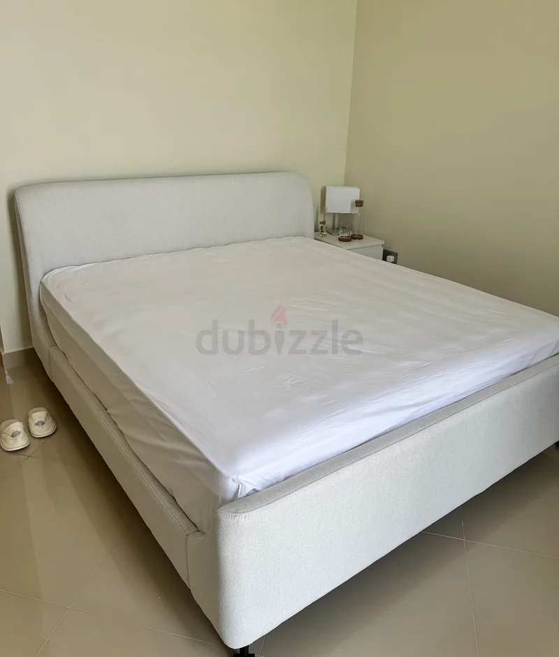 إطار سرير دافئ مع ماترس632218502635541127
