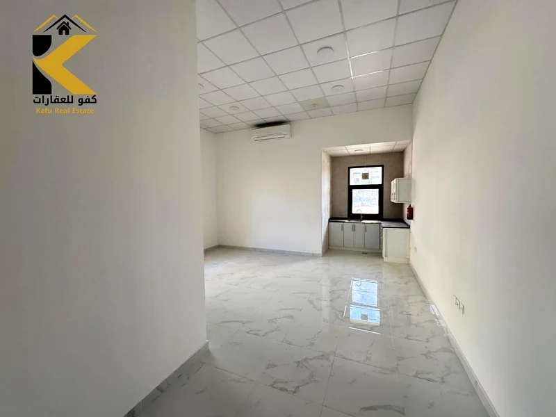 استوديو واسع للإيجار السنوي في المويحة ✨ موقع ممتاز بالقرب من جميع الخدمات، جاهز للانتقال!63715769860739110