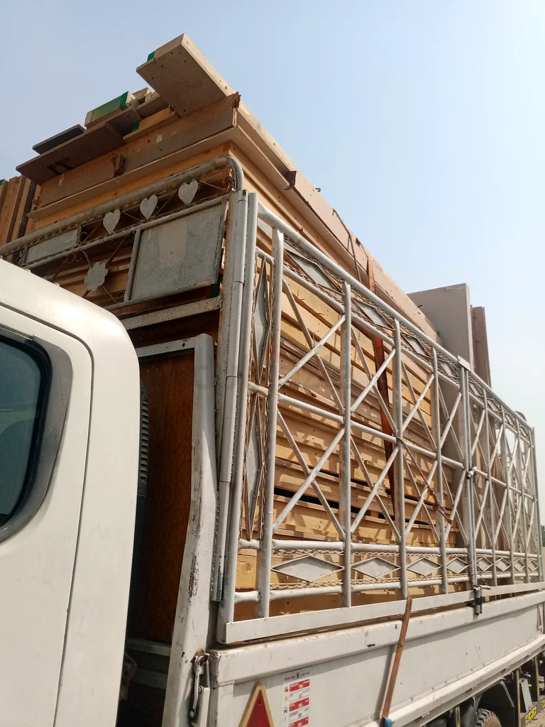 Ajman Pickup for rent in ajman shafting loading an loading villa and wherhose63220838289538111
