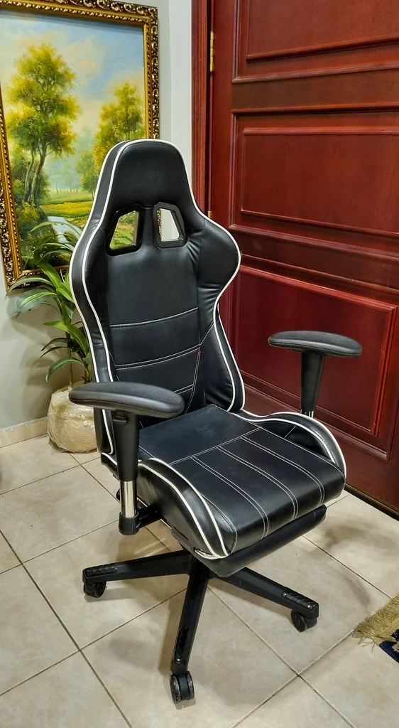 Gaming Chair in Excellent Condition - Super Clean, Like New63206883795459112