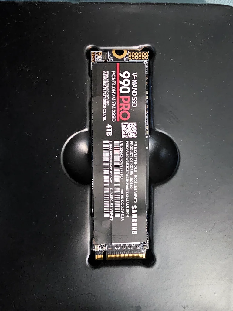 Samsung 990 PRO NVMe M.2 SSD 4TB  Newst Model63196637257345112