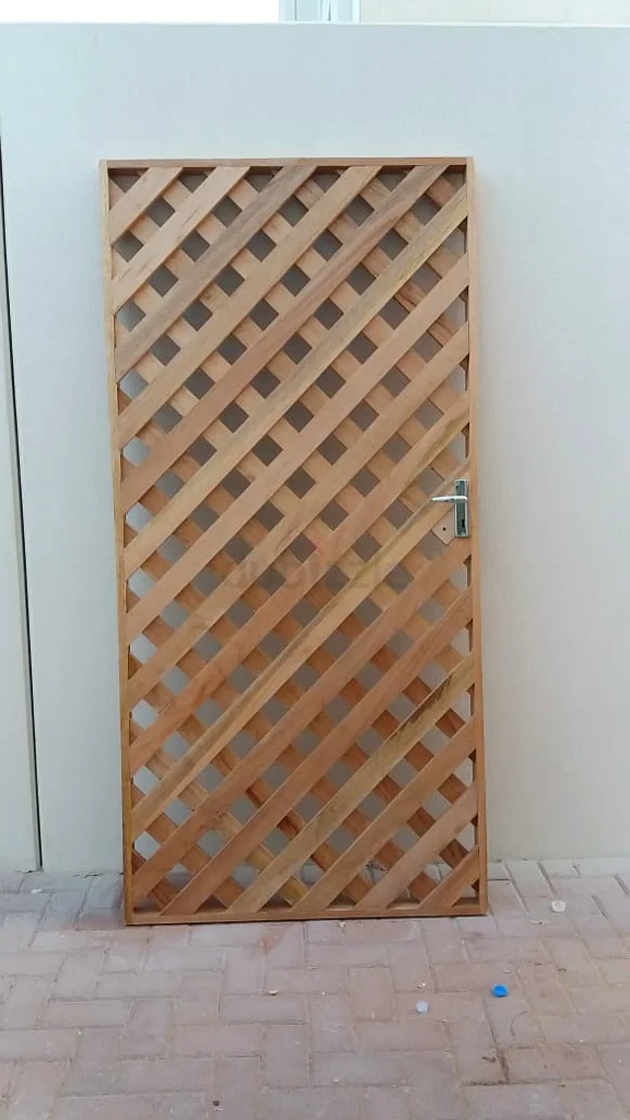 Stylish Wooden Garden Divider - Enhance Your Outdoor Space!63220322165123111