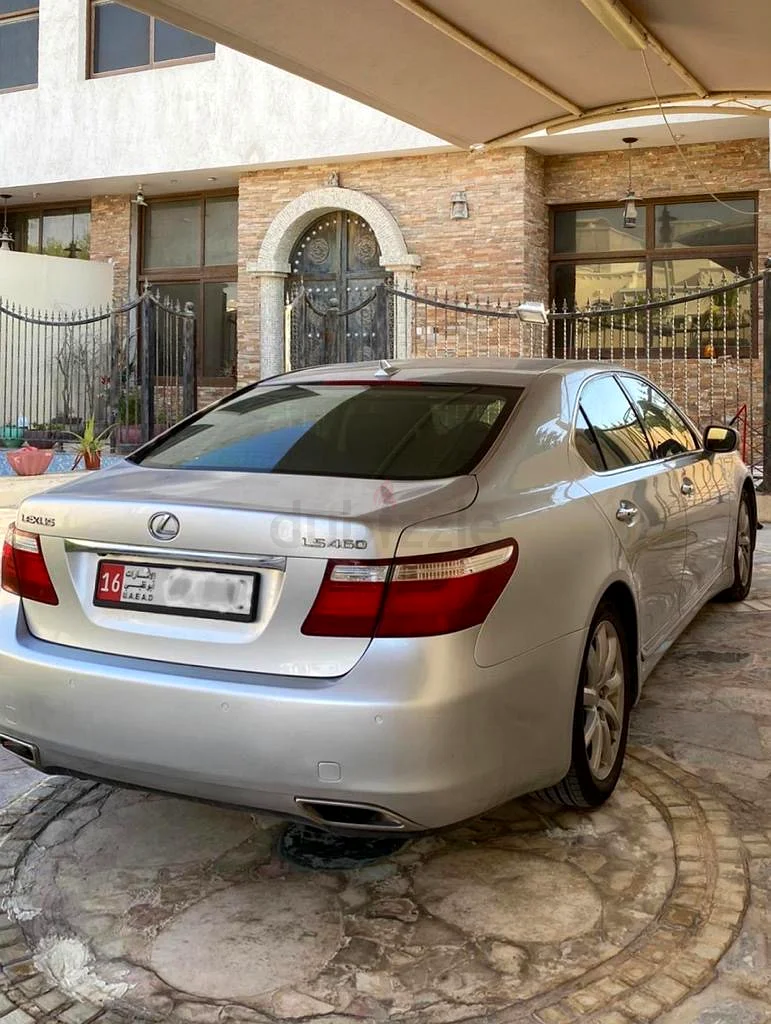 لكزس LS46063225702590338117
