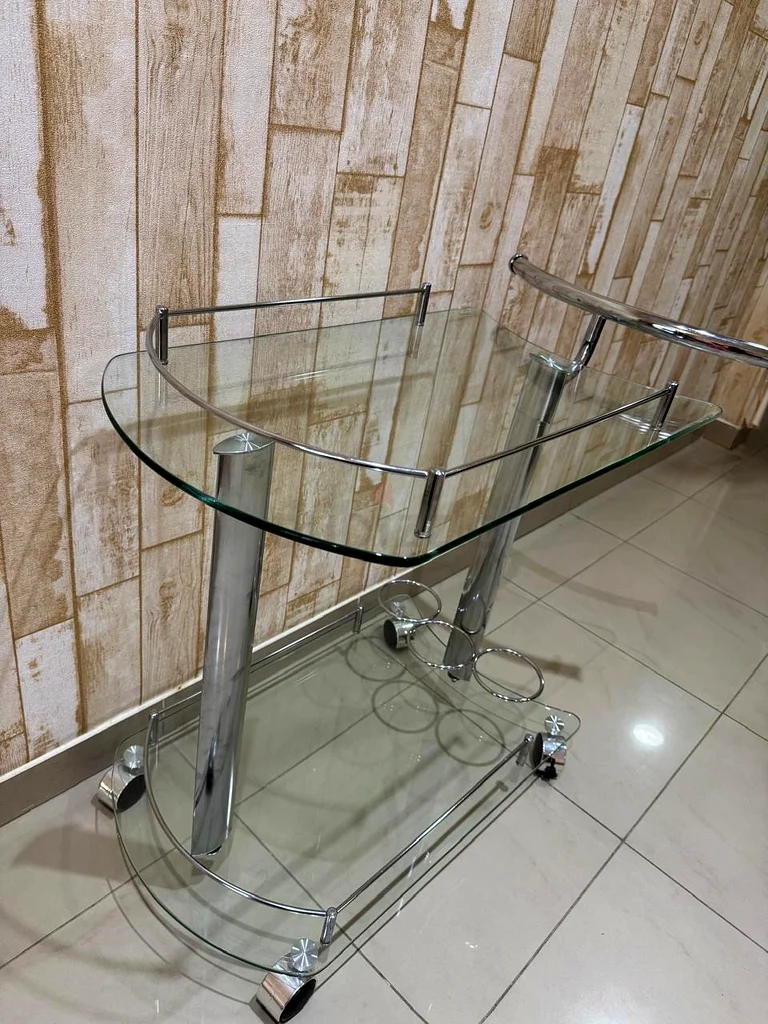عربة بار زجاجية أنيقة للترفيه العصري!63188645327618112