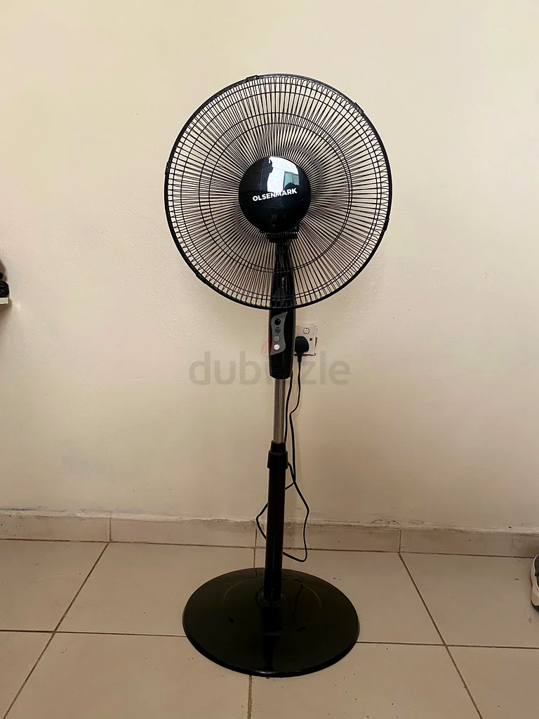 استمتع بالبرودة مع مروحة الوقوف القوية هذه!63188646247682111