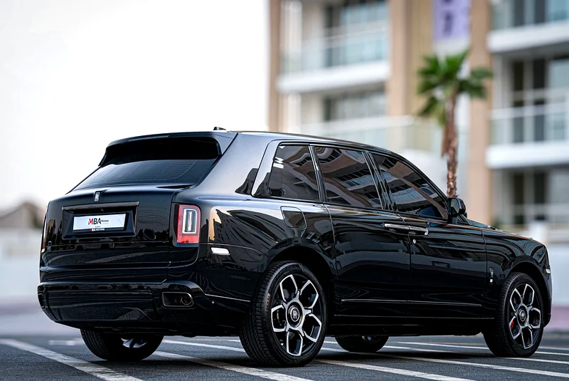 Rolls royce cullinan black Badge ( GCC ) warranty + service contract till 202863231642405761114
