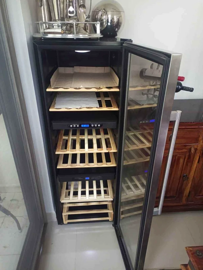 Hoover wine  fridge dual temperature 72 bottles63200165403267111