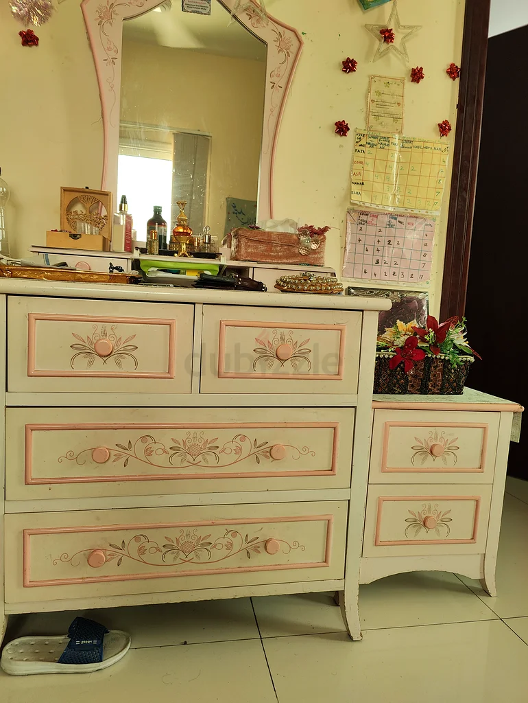 طاولة تجهيز63219341529601111