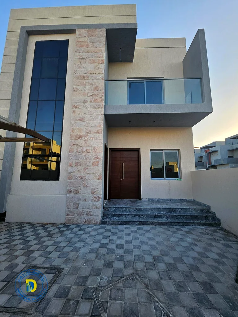 For sale, an unrepeatable opportunity, a 5-bedroom corner townhouse with a roof in Al Zahia , bank63251330656771112