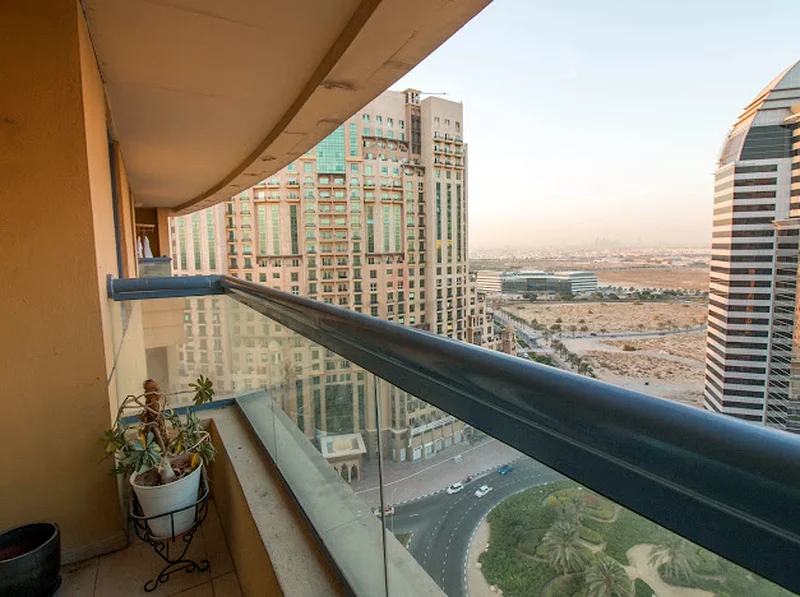 Big space partition 2 door window and exclusive balcony63219810730243112