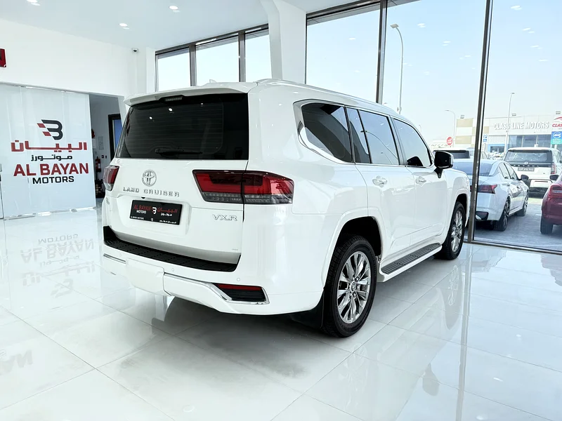 Toyota Land Cruiser VXR Twin Turbo Tuned Turbo White/Red Gulf Fattim 202263401303010819112