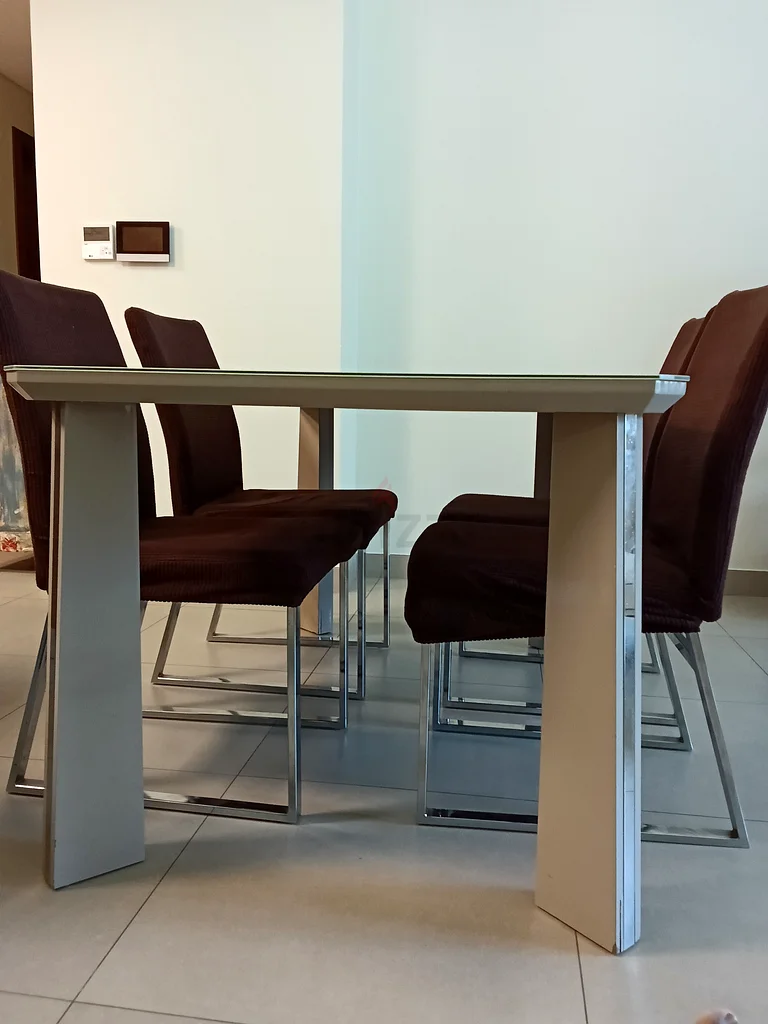 Stylish Modern Dining Table Set for Your Home!63180833694851112