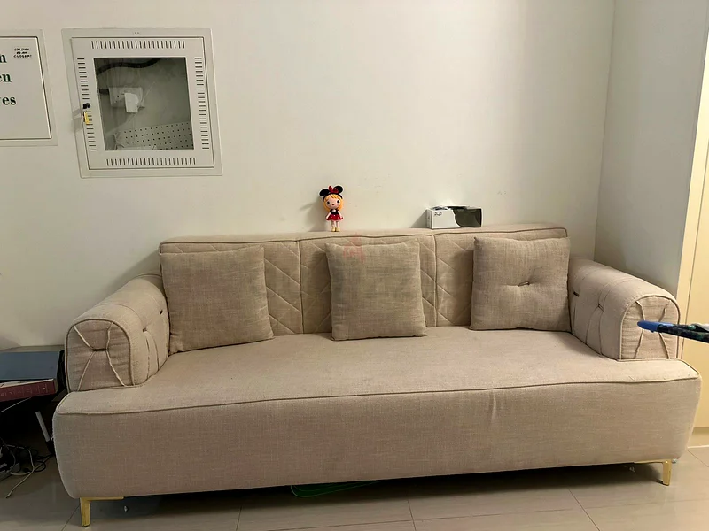 أريكة أنيقة ومريحة للبيع!63191108671617111