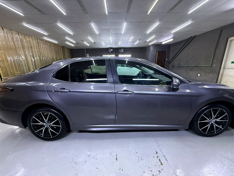 2024 Toyota Camry, SE Gray #86019863401309574658113