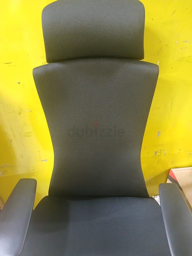 Embody Ergonomic Herman Miller Aeron Office Chair Fully Loaded Good Condition With Headrest63216835645955112