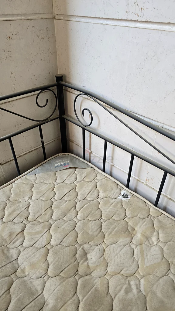 Daybed with mattress63185756813057111