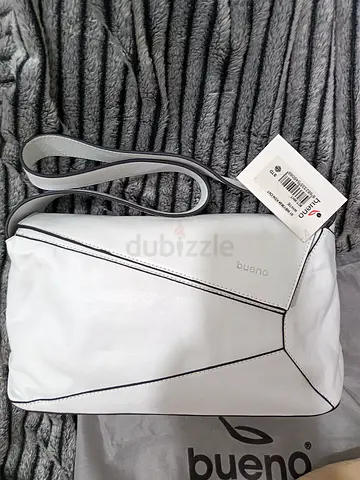 Sleek White Bueno Handbag - Chic  Stylish!