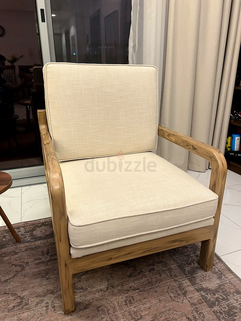Off-white wooden accent chair63179391851907112