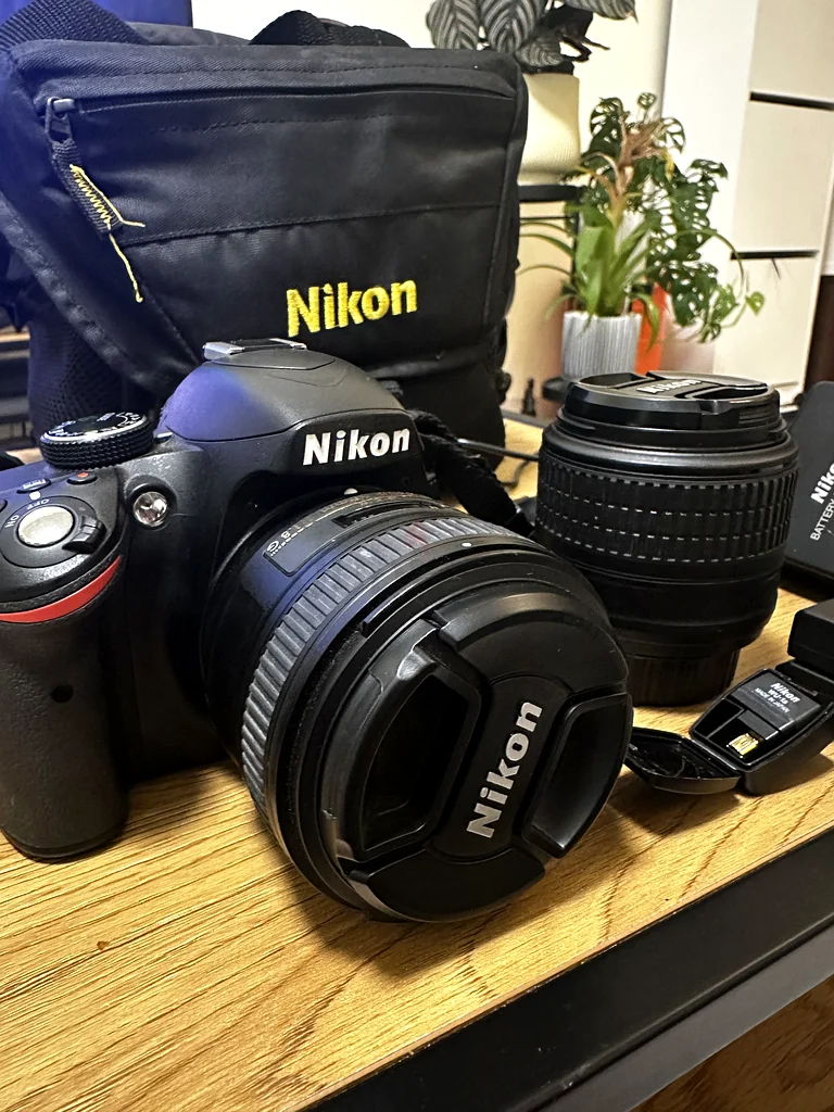Nikon D3200 with 2 lenses, 2 backup battery + wireless photo transfer device63201693887491112