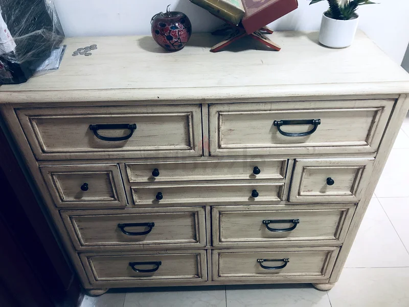 Charming Vintage Style Dresser with Multiple Drawers632193409626901128