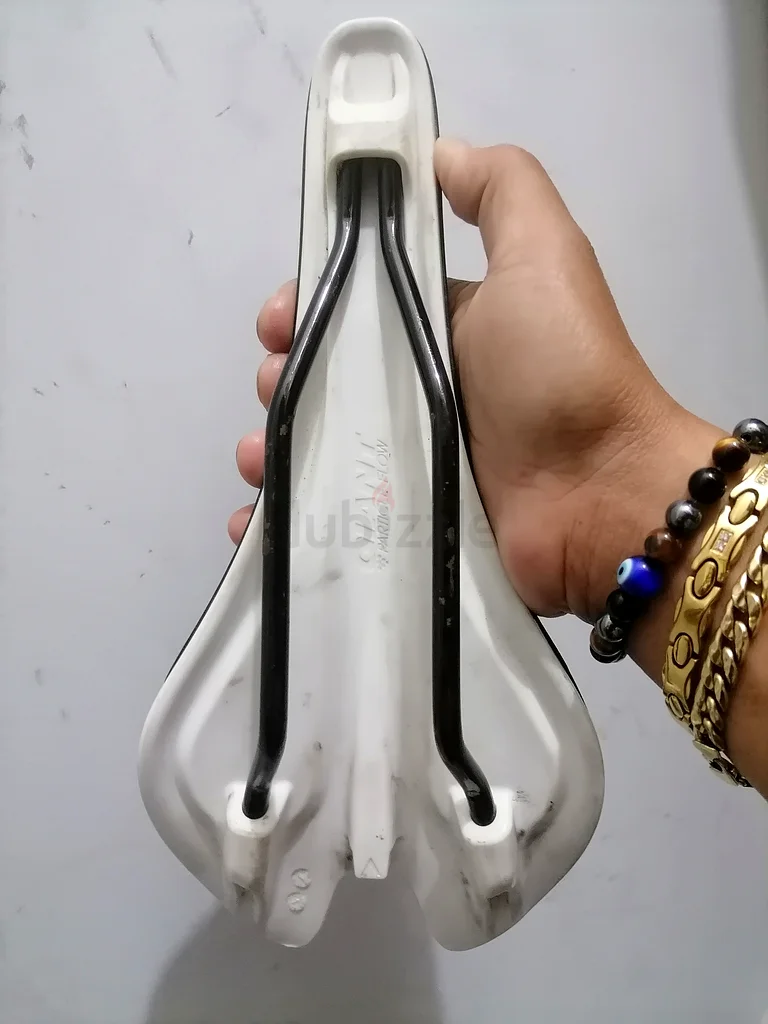 Giant Saddle63199636548867112