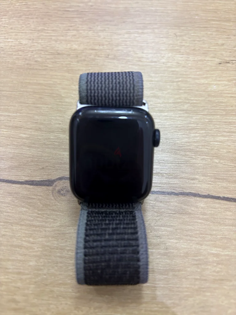 Watch SE (2023) GPS 40mm Midnight Aluminium Case With Midnight Sport Band63195635011841111