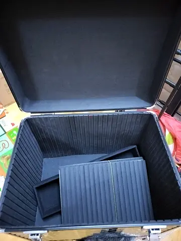 Luggage box