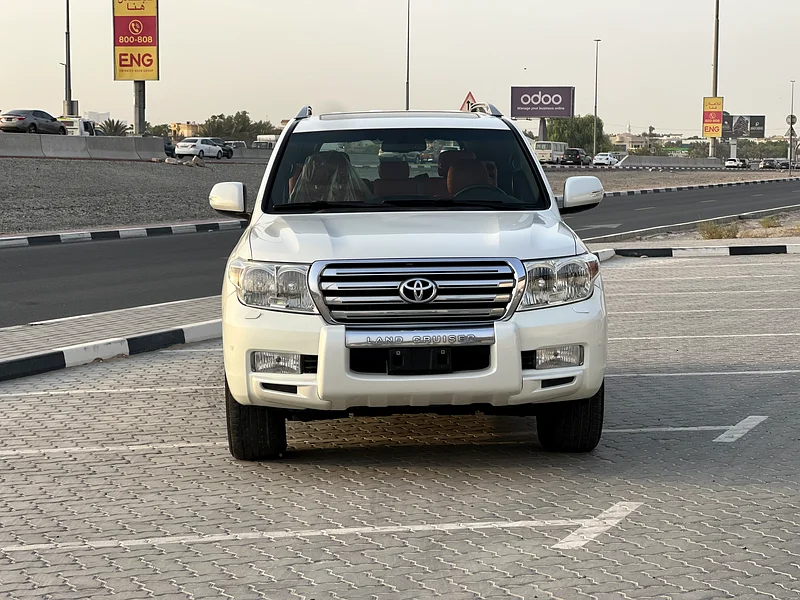 تويوتا لاندكروزر GXR V8 60 عام بحالة ممتازة جدا جدا63399948665219112