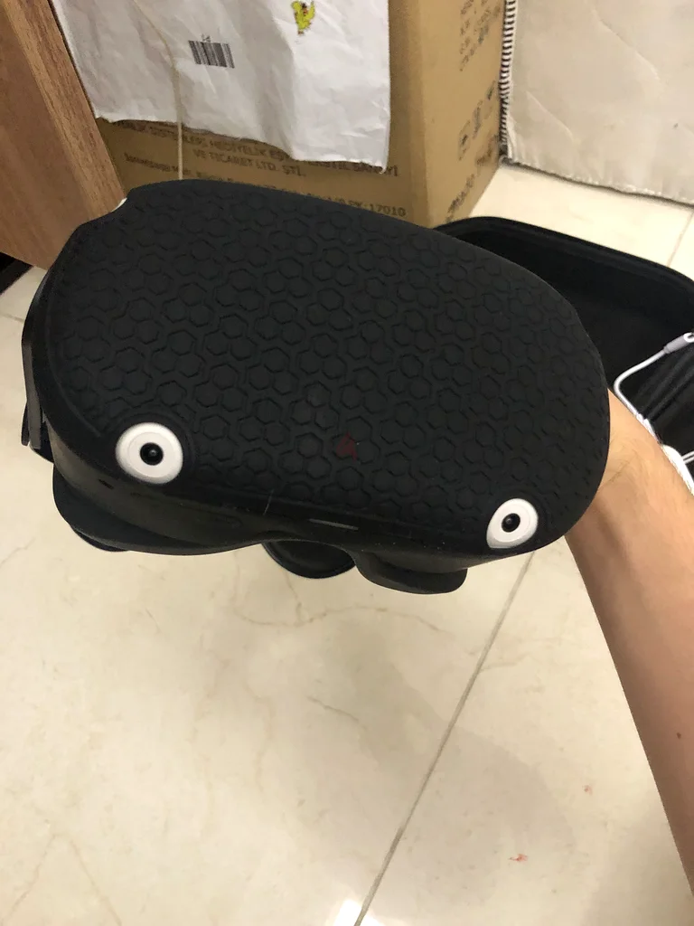 Vr quest 2 with many accessories! (Negotiable)63196146737537114
