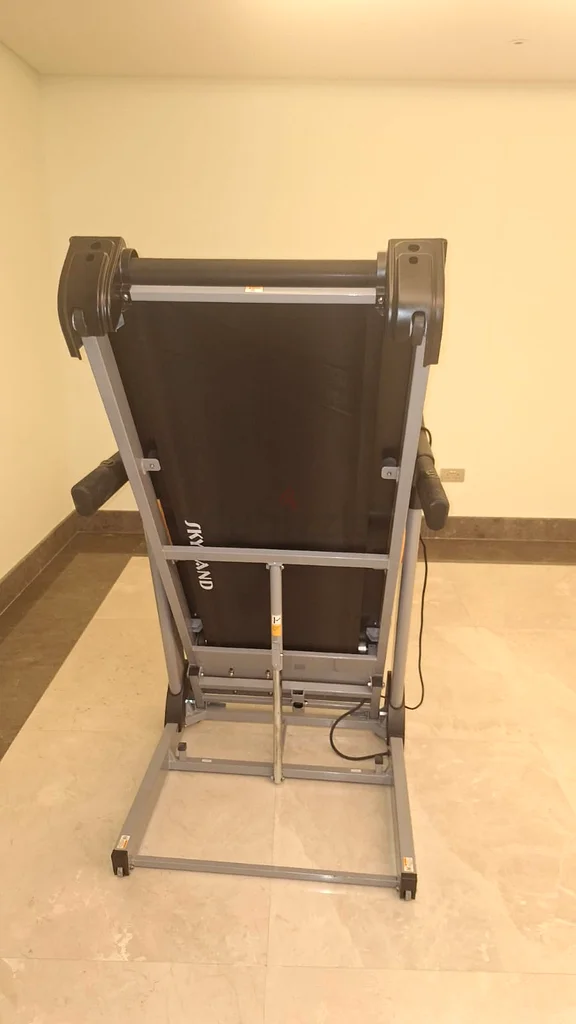 Sky land treadmill for sell63198150472705111