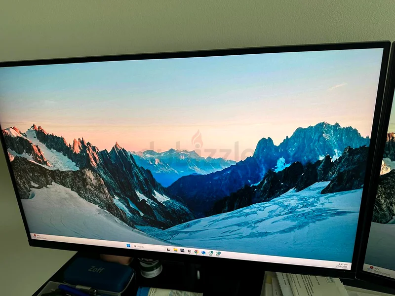 Stunning 27 SAMSUNG ViewFinity S8 4K UHD Monitor for Sale!63197143870465113