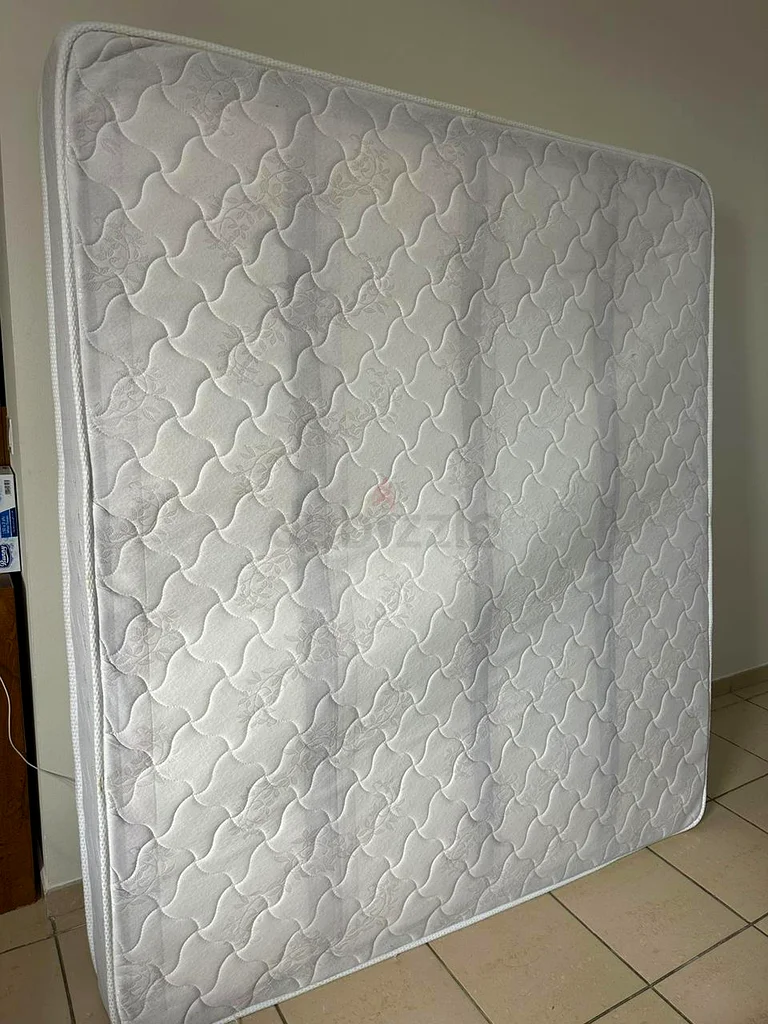 مرتبة سرير كينج سايز63210356109826111
