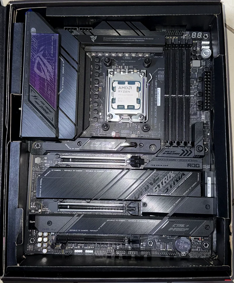ASUS ROG Strix X670E-E Gaming WiFi Motherboard  AMD RYZEN 7 9800X3D for Sale!63196636908163113