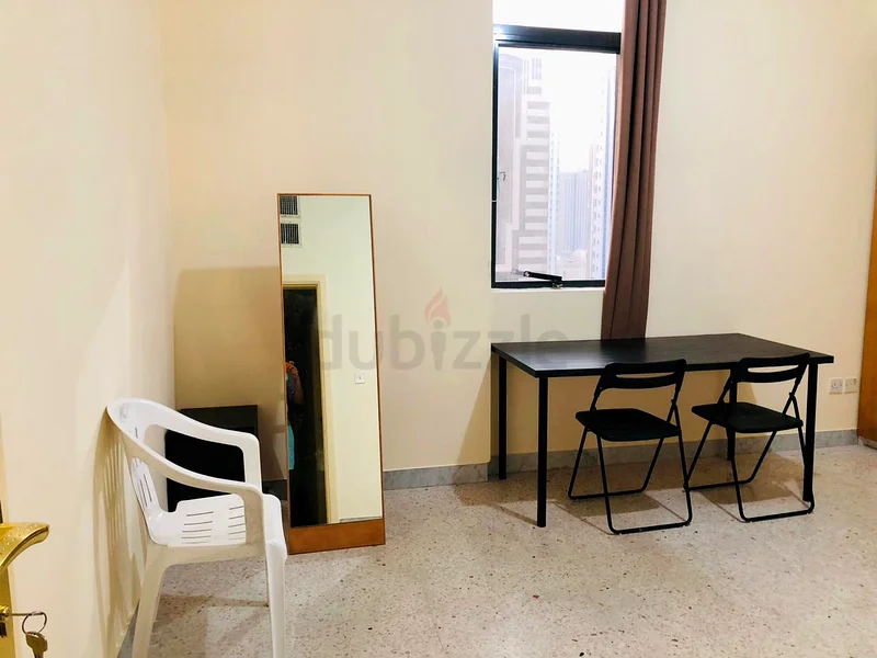 غرفة فاخرة مؤثثة مع حمام مشترك متاحة فورًا63218791111425111