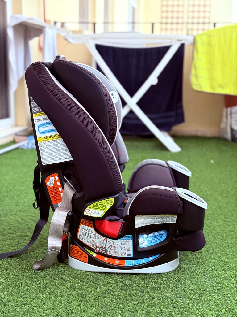 Graco slim fit 3 in 1 car seat . Great deal63204288513154111