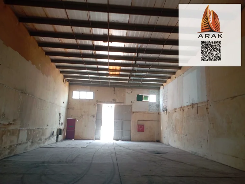 A great opportunity for business owners, workshop operators, or investors looking for a practical space in a highly active industrial area.  This war63221327822977113